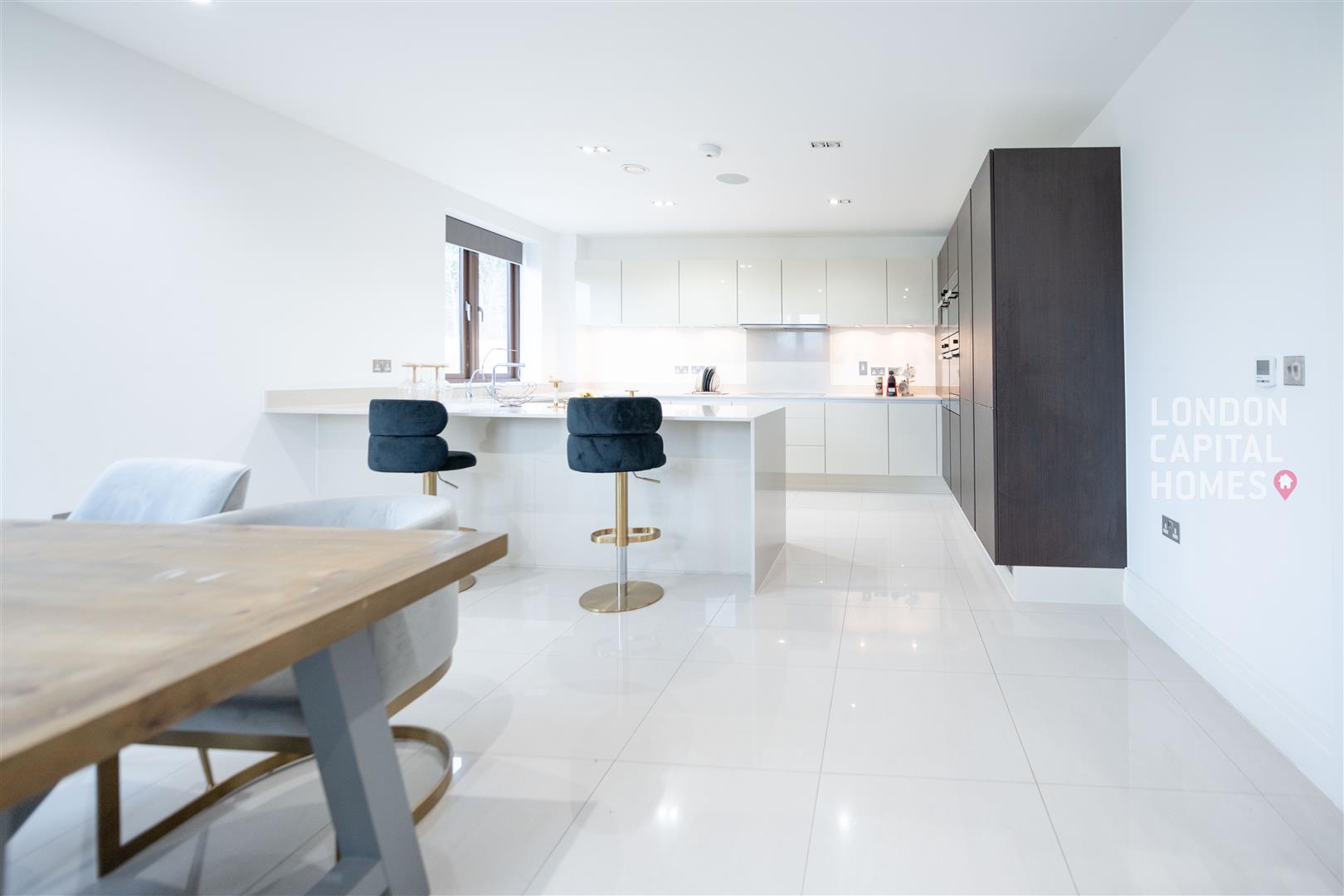 Duchess Crescent, Stanmore